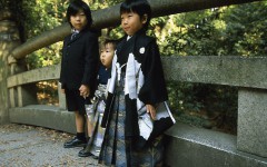Japanska pojkar i Meiji-helgedomen, Tokyo